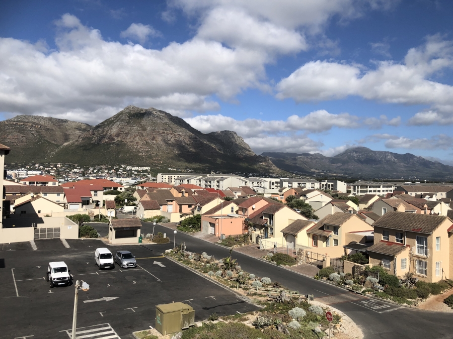 2 Bedroom Property for Sale in Muizenberg Western Cape